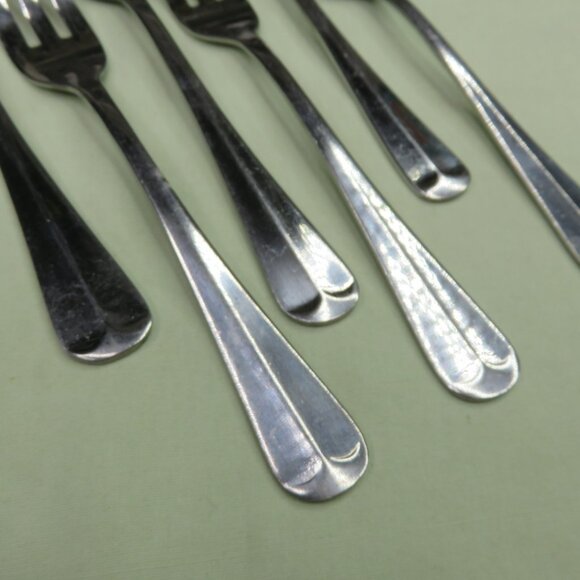 Michael Lloyd MLL8 Lot of 6 Pieces 1 Teaspoon 5 Salad Forks - Picture 2 of 4